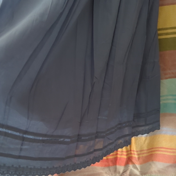 Chic Blue Midi Dress with Button Detail - Picture 7 of 12